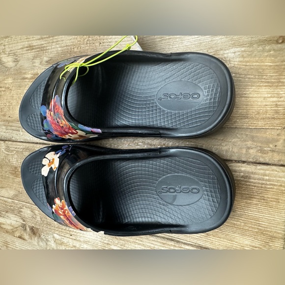 OOfos Women's Ooahh Limited Slide Sandal - WILD FLORA SIZE 8 $80 - Picture 5 of 6